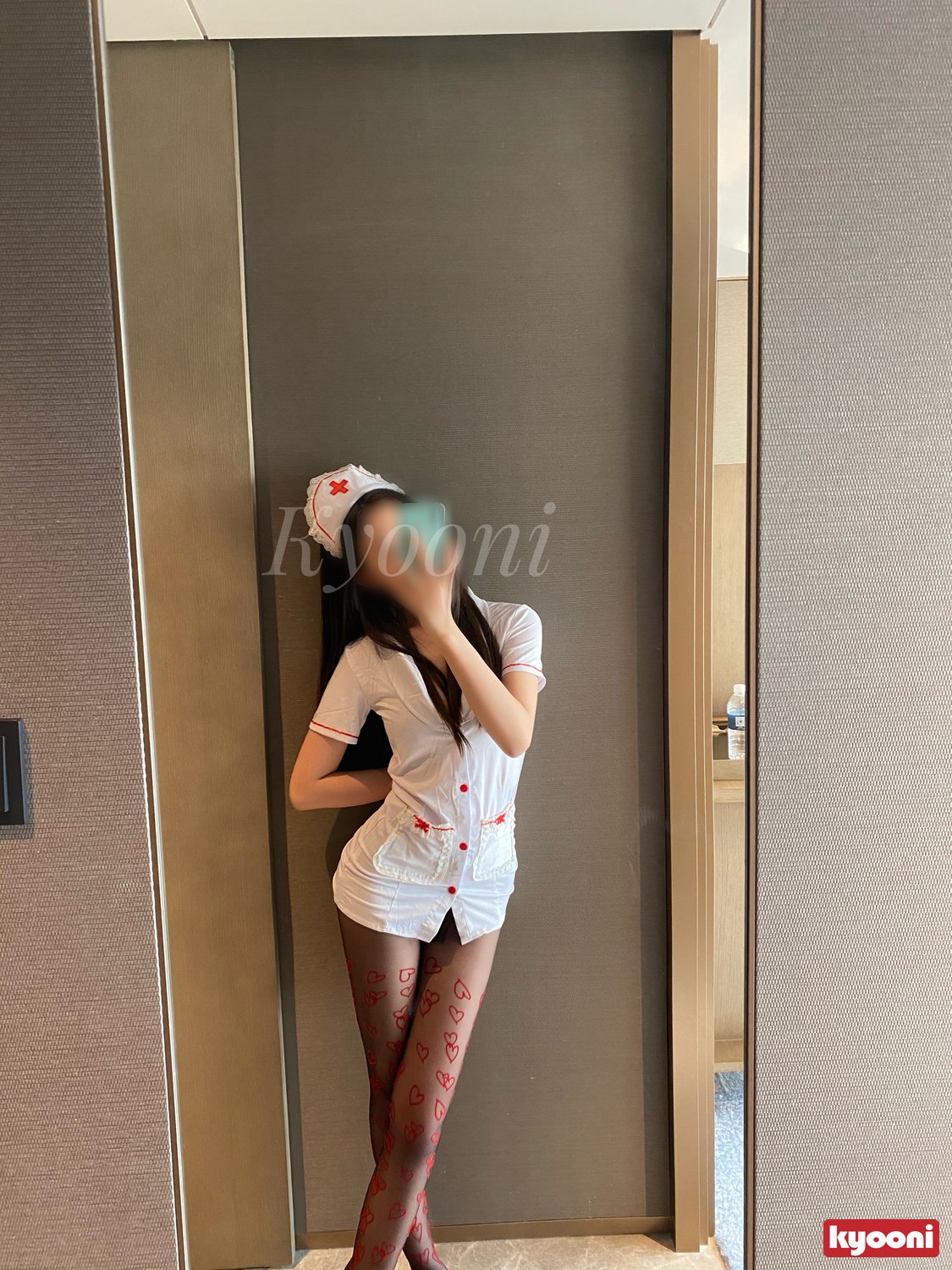 Kyooni 护士情趣内衣和丝袜
