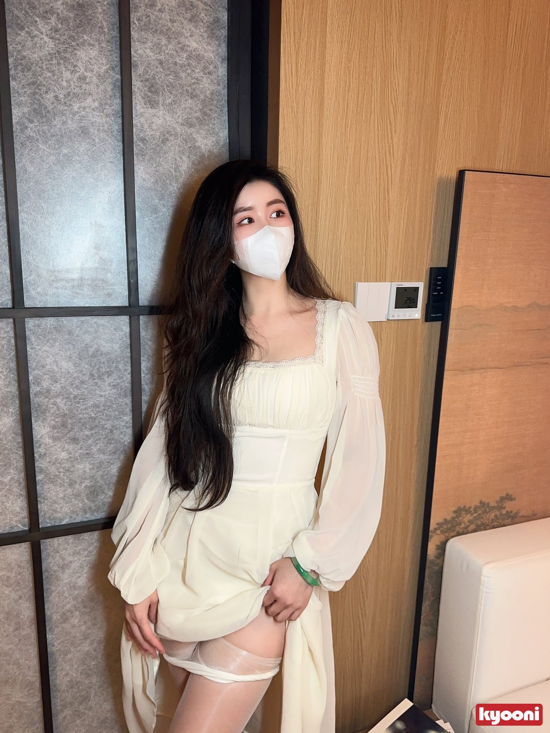 芝岚 白裙白丝开档蕾丝