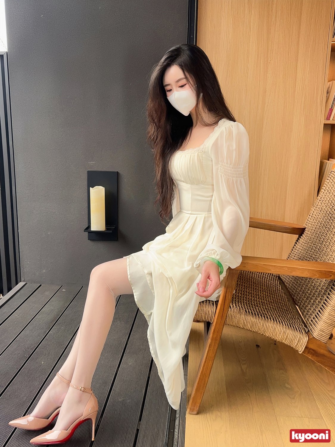 芝岚 白裙白丝开档蕾丝